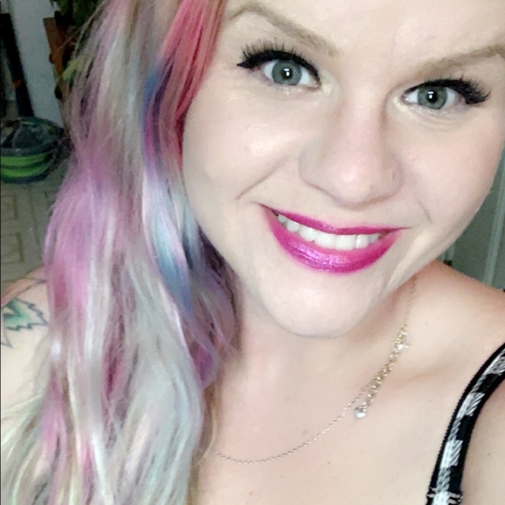 Meet your Posher, Jillian